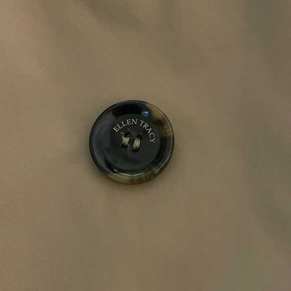 Ellen Tracy full length Trench Coat in Beige minimalist beige esthetic - Picture 14 of 15